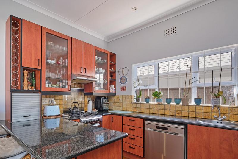 6 Bedroom Property for Sale in Fish Hoek Western Cape